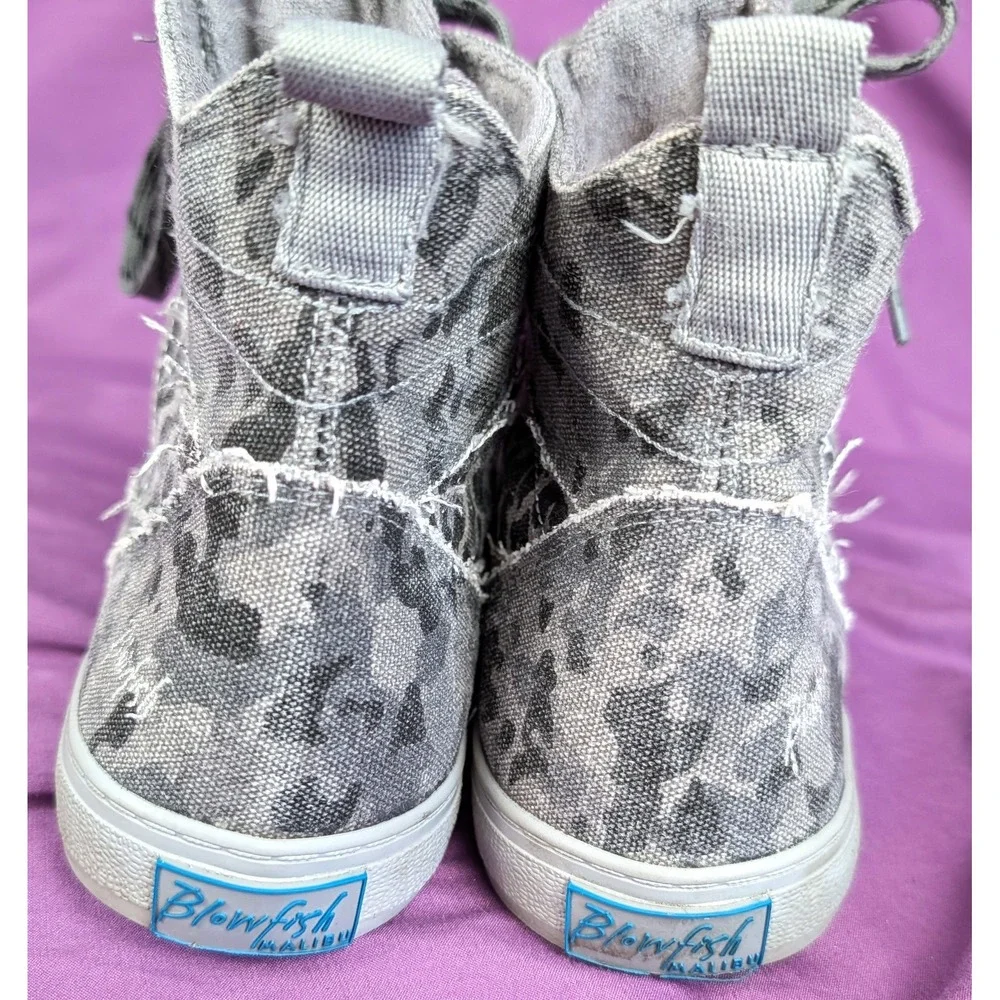 Blowfish Malibu High top Sneakers Womens 10.5 Mens 9 Leopard Print Canvas Casual